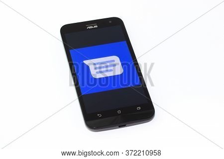 Kouvola, Finland - 23 January 2020: Google Messages App Logo On The Screen Of Smartphone Asus