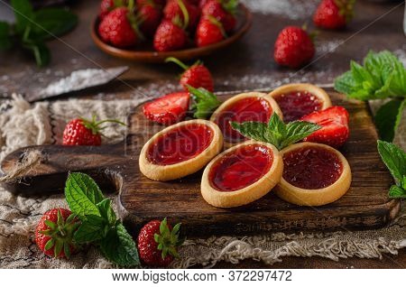 Beutiful And Delish Tartlets