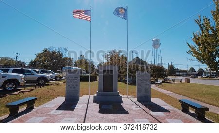 Veterans Monument At Stroud Area In Oklahoma - Oklahoma City-oklahoma - October 21, 2017