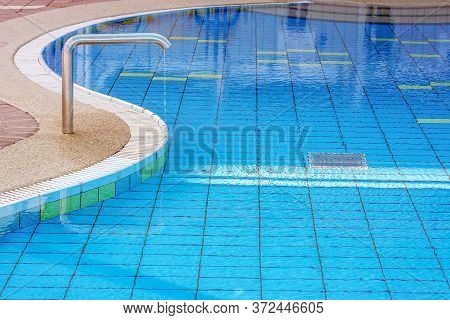 Empty Childrens Swimming Pool, Public Swimming Pool In Fitess Club. Children's Swimming Pool With Su