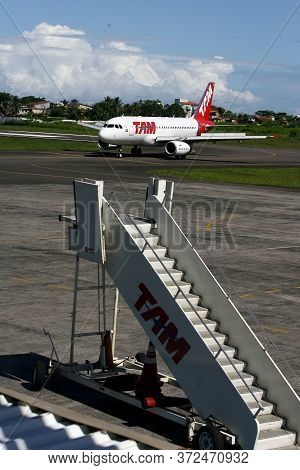Salvador, Bahia / Brazil - Ilheus, Bahia / Brazil - February 29, 2012: Air Lines A-319 Of Tam Linhas