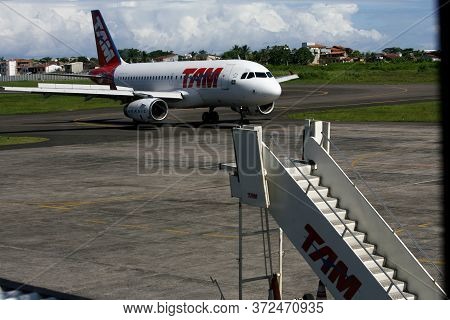 Salvador, Bahia / Brazil - Ilheus, Bahia / Brazil - February 29, 2012: Air Lines A-319 Of Tam Linhas