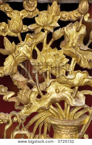 Nyonya vergoldeter Lotus carving