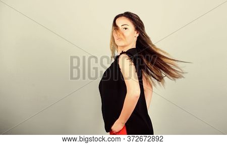 Nice And Easy. Trendy Crimped Hairstyle. Fashion Girl Stylish Hairstyle. Hair Crimping Method Stylin