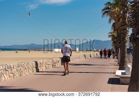 Canet En Roussillon, France: June 21, 2020: Sunny Day In The Tourist Town Of Canet En Roussillion In