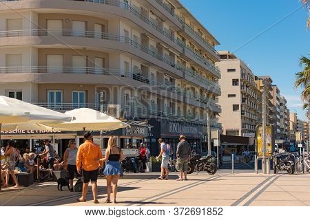 Canet En Roussillon, France: June 21, 2020: Sunny Day In The Tourist Town Of Canet En Roussillion In