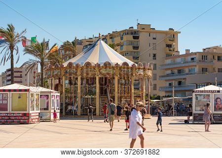 Canet En Roussillon, France: June 21, 2020: Sunny Day In The Tourist Town Of Canet En Roussillion In