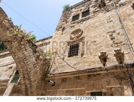 Jerusalem, Israel, June 13, 2020 : The Shaar Barzel - Iron Gate - Bab Al-hadid Street In The Arab Qu