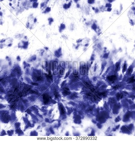 Tie Dye Shibori Seamless Pattern. Watercolor Hand Drwan Bright Purple Lilac Ornamental Elements On W