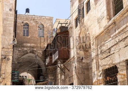 Jerusalem, Israel, June 13, 2020 : Old Buildings On Shaar Shalshelet Street In The Arab Quarter In T