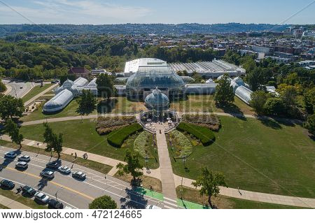 Phipps Conservatory And Botanical Gardens In Pittsburgh, Pennsylvania. Schenley Park's Horticulture 