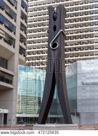 Philadelphia, Pennsylvania - September 29, 2019: Clothespin Sculpture. Clothespin Is A Weathering St