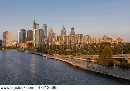 Philadelphia Downtown Skyline With The Schuylkill River. Beautiful Sunset Light. Schuylkill River Tr