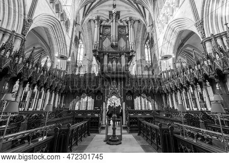 Exeter.devon.united Kingdom.february 19th 2020.photo Of The Quire Inside Exeter Cathedral