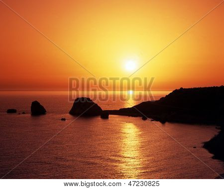 Aphrodites rock ved solnedgang, Cypern.