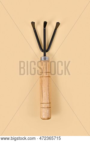 Small Gardening Rake Tool With Wooden Handle