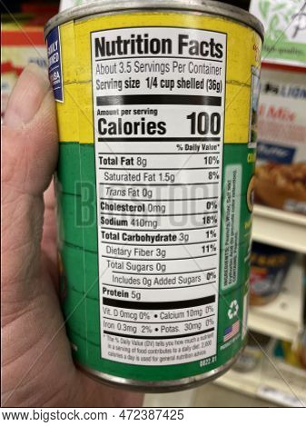 Grovetown, Ga Usa - 02 -01 23: Grocery Store Peanut Patch Can Boiled Peanuts Nutrition Label