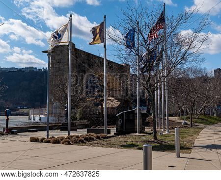 Pittsburgh, Pennsylvania, Usa March 5, 2023 The Allegheny County Police Memorial On The North Side O