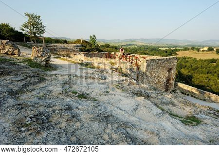 Bagno Vignoni, Italy - May 2011: Natural Swimming Pool In Bagno Vignoni, With Thermal Spring Water A