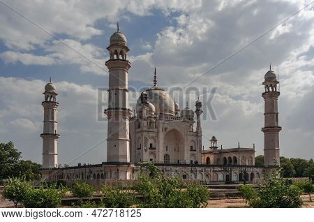 Bibi-ka-makbara Mausoleum Of Rabiya Ud-durrani, Wife Of Padishah Aurangzeb In Aurangabad. India.