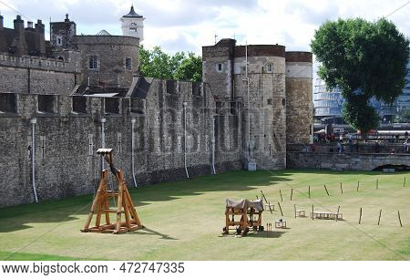 London - England, Uk - August 9, 2018: The Courtyard Of The Tower Of London Ready For Medieval Games