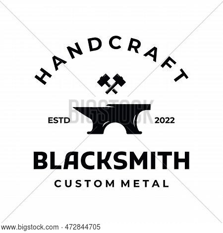 Blacksmith Anvil Job Logo Vintage. With Hammer And Horseshoe Isolated Background.logo For Industry.