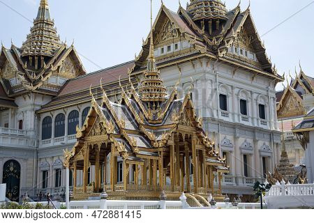Phra Tinang Aporn Phimok Prasat Pavilion In The Grand Palace In Bangkok. The Palace Has Been The Off