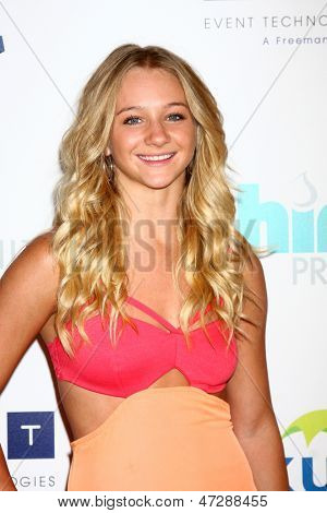 LOS ANGELES - JUN 25: Mollee Gray ankommer til den fjerde årlige tørst Gala på Beverly Hilton Hotel
