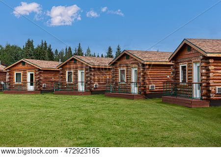 Fairbanks, Alaska, Usa - July 27, 2011: Chena River And Pikes Waterfront Lodge Offers Brown Wooden S