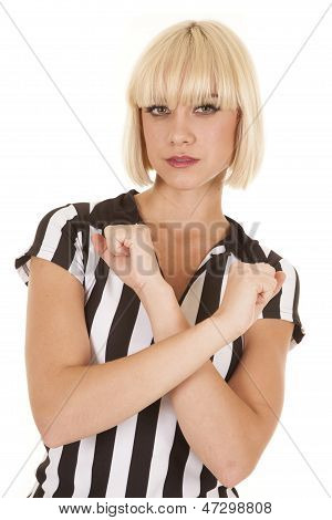여 자가 금발 Ref 팔 교차 심각한