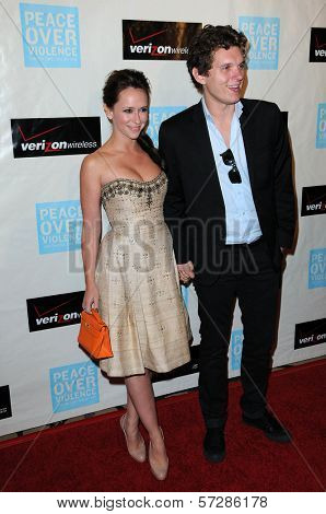 Jennifer Love Hewitt and Alex Beh at the 