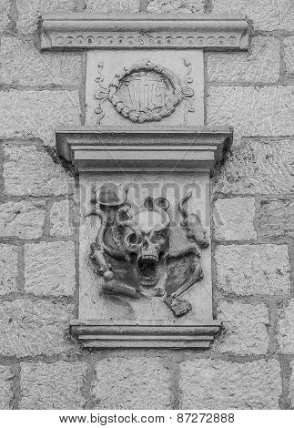 Relief with a skull and crossbones