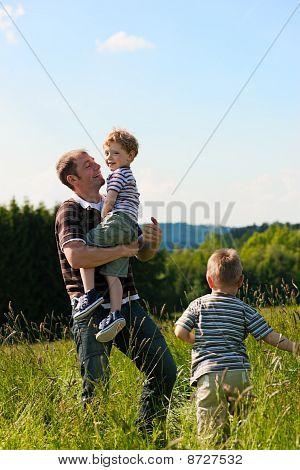 Aile yaz çayır on-
