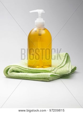 shower jel and face towel