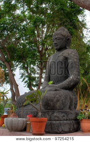 Statue in Buddhist temple.