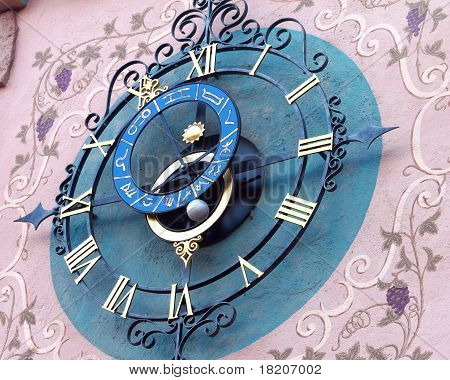Dekorativní orloj