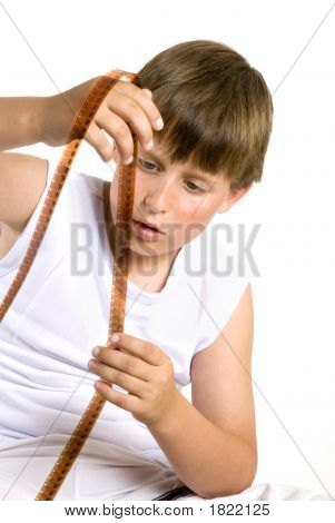 Ragazzo guardato celluloide