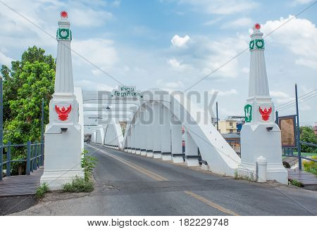 LAMPANG,THAILAND-Mar 242016:Lampang white bridge across Wang river called 