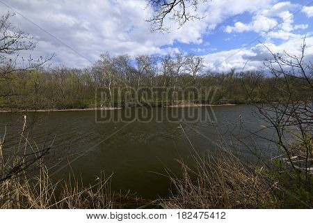 The regional center of Novomoskovsk district. The city is situated mainly on the right bank of the Samara River, a left tributary of the Dnieper River, 27 km from the city Dnieper.