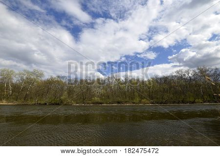 The regional center of Novomoskovsk district. The city is situated mainly on the right bank of the Samara River, a left tributary of the Dnieper River, 27 km from the city Dnieper. 