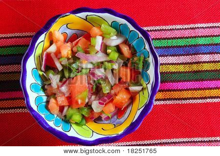 Pico de gallo pomidorami i chili sos meksykański serape Obrus