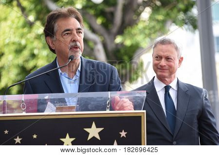 LOS ANGELES - APR 17:  Joe Mantegna and Gary Sinise Walk of Fame Honors Gary Sinise on April 17, 2017 in Hollywood, CA                