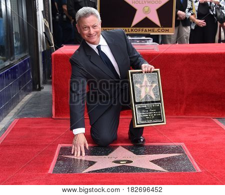 LOS ANGELES - APR 17:  Gary Sinise Walk of Fame Honors Gary Sinise on April 17, 2017 in Hollywood, CA                