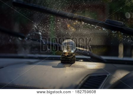 Reflect on the mind while driving the car.