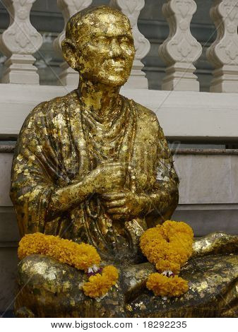 Estatua del monje tailandés