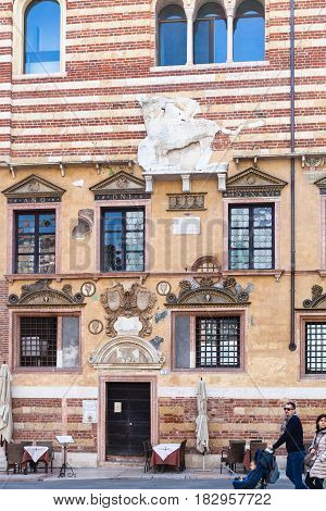 Facade Palazzo Della Ragione On Piazza Dei Signori