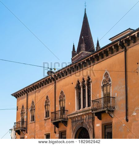 House And Tower Of Chiesa Di San Fermo Maggiore