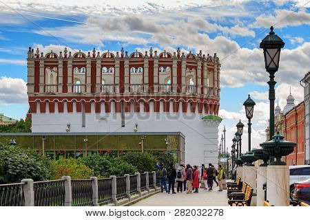 Moscow, Russia - September 30, 2018: Kutafiya (predmostnaya) Tower Of Moscow Kremlin On A Background