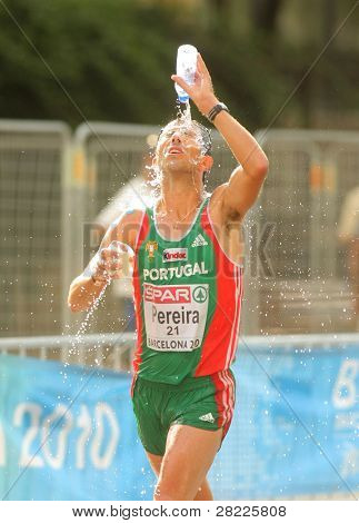 バルセロナ、スペイン - 7 月 30 日: アントニオ ペレイラ ポルトガルの男性 50 km 徒歩 20 t 中に競合します。