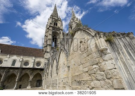 Abbey St-jean-des Vignes w Soissons